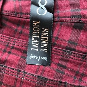 !! SOLD!! NWT. NBW.  DARK RED PLAID JEANS SZ8